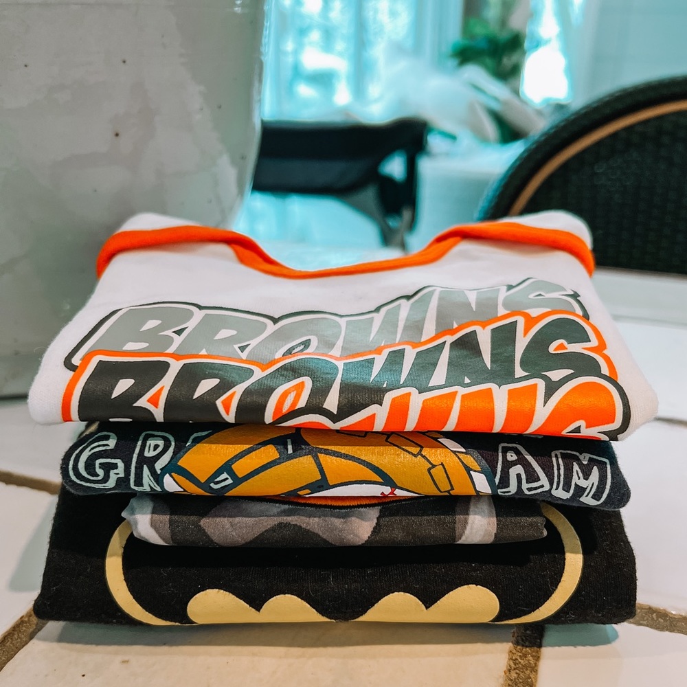 Baby Boys 6-9 Month Cleveland Browns, Indians Onesies. Caped Batman Onesie & Bib